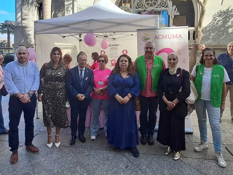 Stand de ACMUMA en el Paseo del Revell&iacute;n / C&eacute;sar Mart&iacute;n