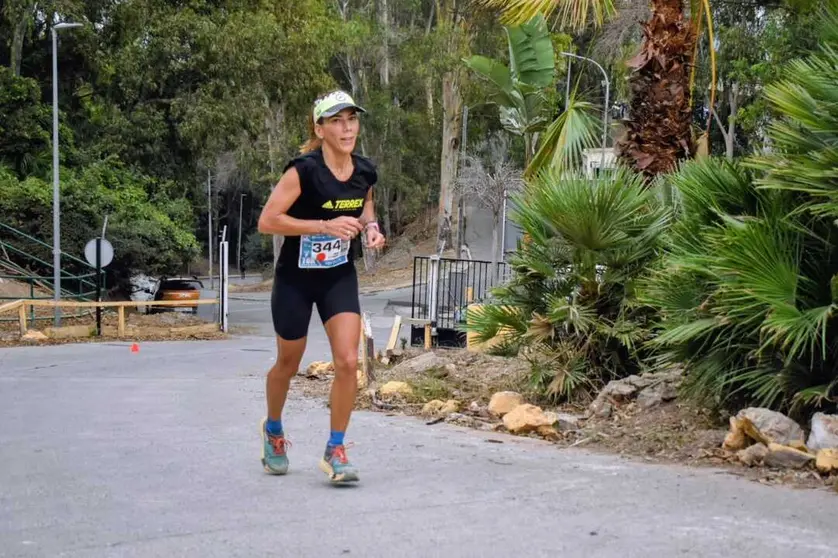 Mar&iacute;a Boh&oacute;rquez, ganadora en la modalidad de 16 kil&oacute;metros en Sierra Bullones. Foto: Rafa B&aacute;ez.