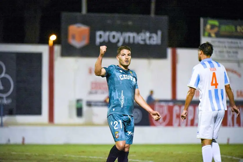 Manu Vallejo, autor del primer tanto de la AD Ceuta FC ante La Uni&oacute;n Atl&eacute;tico en la Copa del Rey. Foto: Zaki / AD Ceuta FC