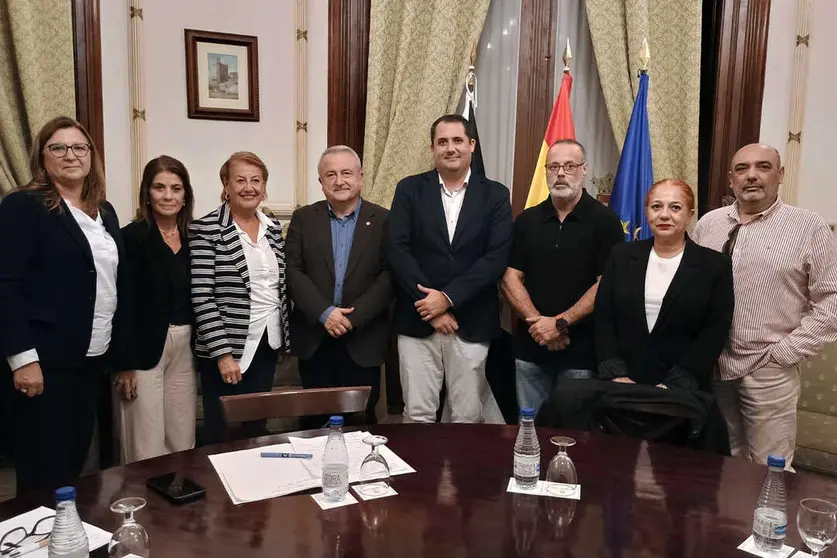Humberto Mu&ntilde;oz, mantuvo un encuentro con representantes del Gobierno de Ceuta