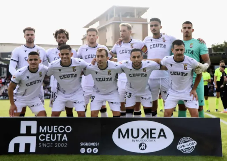 Once de la AD Ceuta FC en el Murube en una tarde tr&aacute;gica