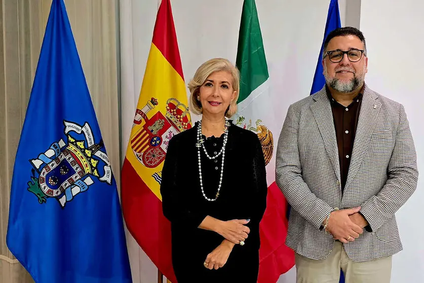 La Casa de Ceuta en Melilla particip&oacute; en la presentaci&oacute;n del libro 'Donde habita el infinito'