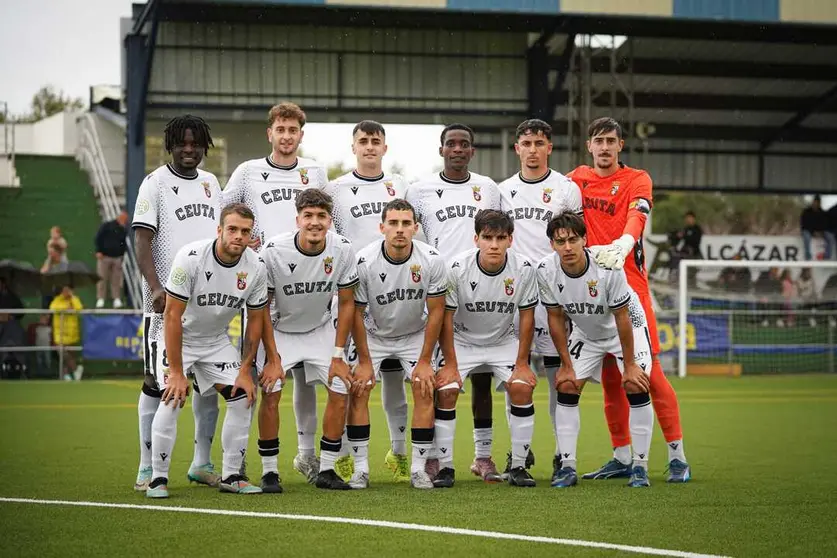 Jugadores posando antes del Conil - Ceuta B.