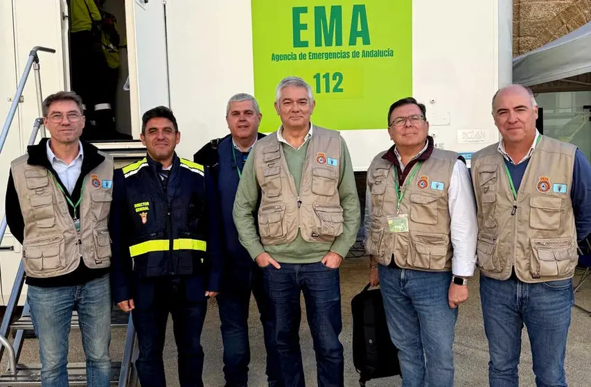 Conejo y Romaguera junto a la delegaci&oacute;n melillense en este simulacro / Ciudad Aut&oacute;noma