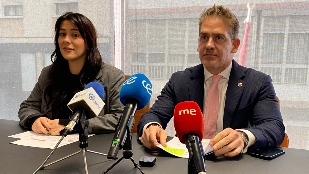 Karim Bulaix y Ainara Olmedo durante la presentaci&oacute;n de este viernes