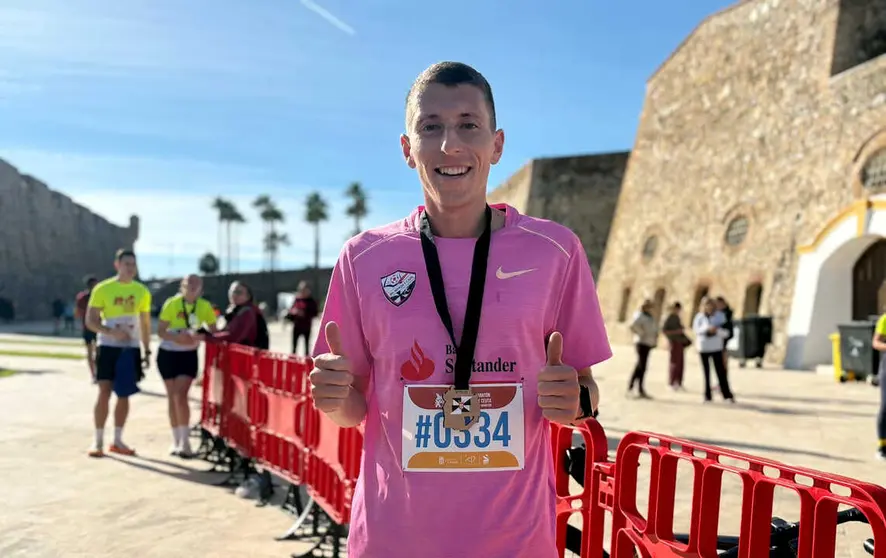 &Aacute;lvaro Salguero, ganador de la Media Marat&oacute;n de Ceuta en la categor&iacute;a masculina