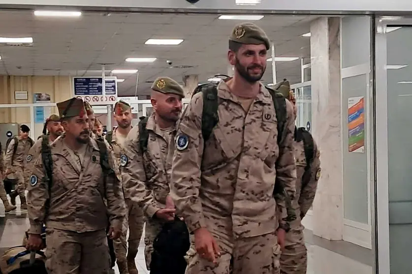 Los militares ceuties llegando esta madrugada a la Estaci&oacute;n Mar&iacute;tima _ C&eacute;sar Mart&iacute;n