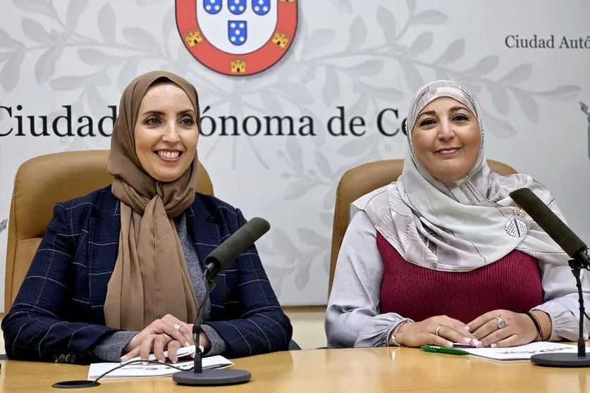 Las diputadas Fatima Hamed y Nadia Mohamed durante una de sus comparecencias / Laura Ortiz