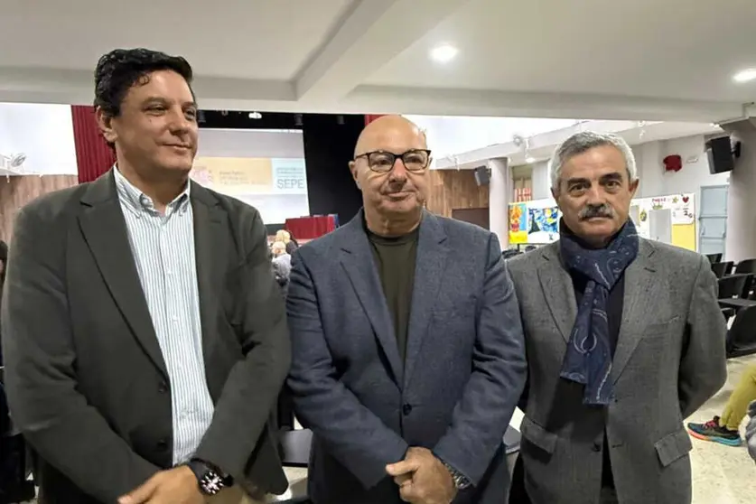 El secretario general de la C&aacute;mara de Comercio junto al consejero de Turismo y Comercio / C&aacute;mara de Comercio