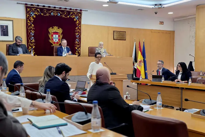 El Gobierno ha sacado adelante las cuentas para 2026 con el apoyo de los cuatro diputados no adscritos / Laura Ortiz