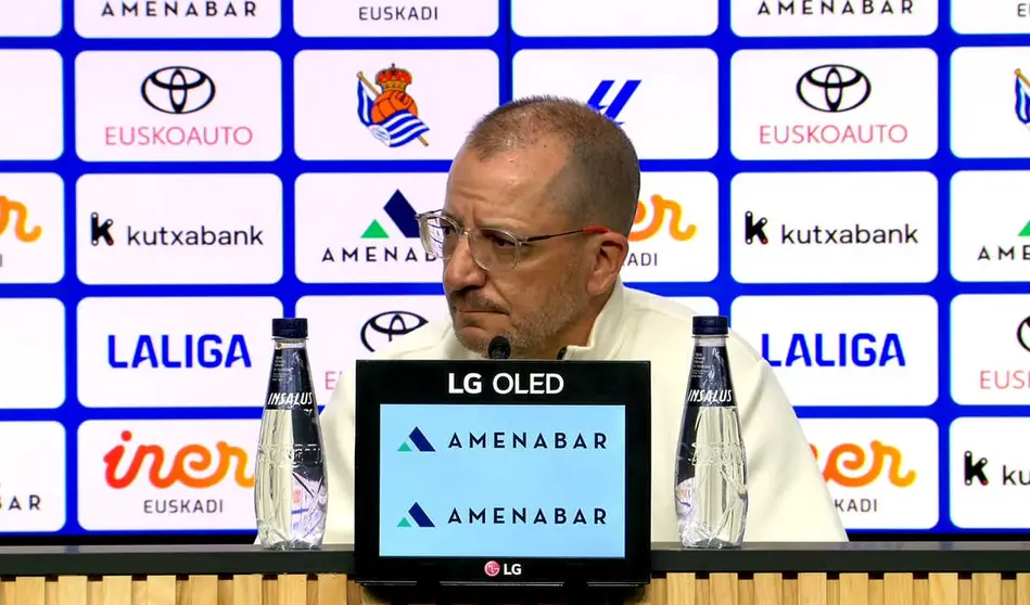 Jos&eacute; Juan Romero en la sala de prensa de Anoeta