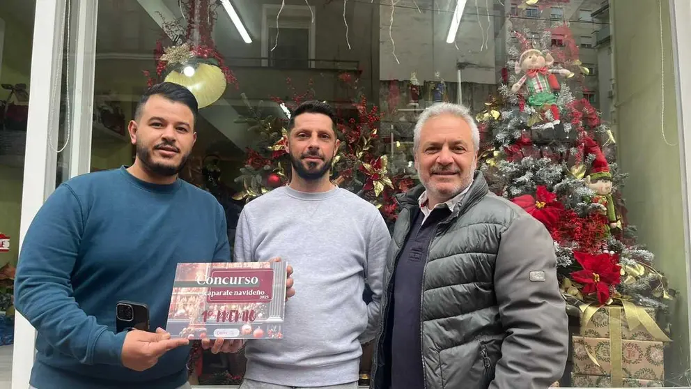 La creatividad navide&ntilde;a se exhibe en los escaparates premiados por la C&aacute;mara de Comercio / A.I