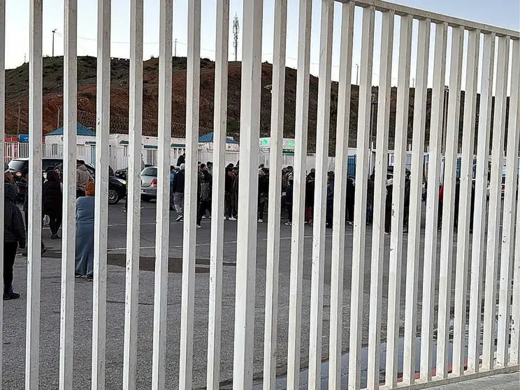 Pelea en el lado marroqu&iacute; de la frontera
