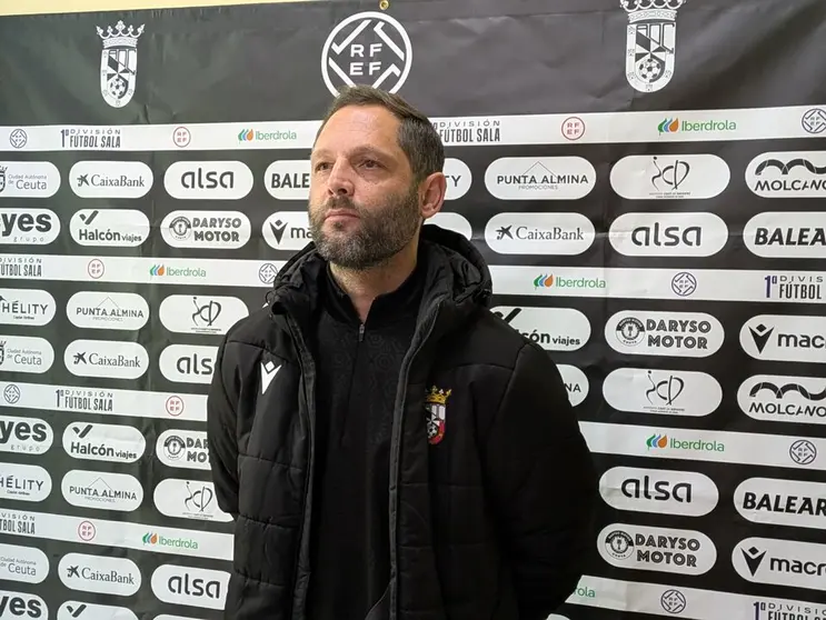 'Taconi', segundo entrenador del Ceuta femenino de Primera Iberdrola. Foto: Rub&eacute;n B&aacute;ez.