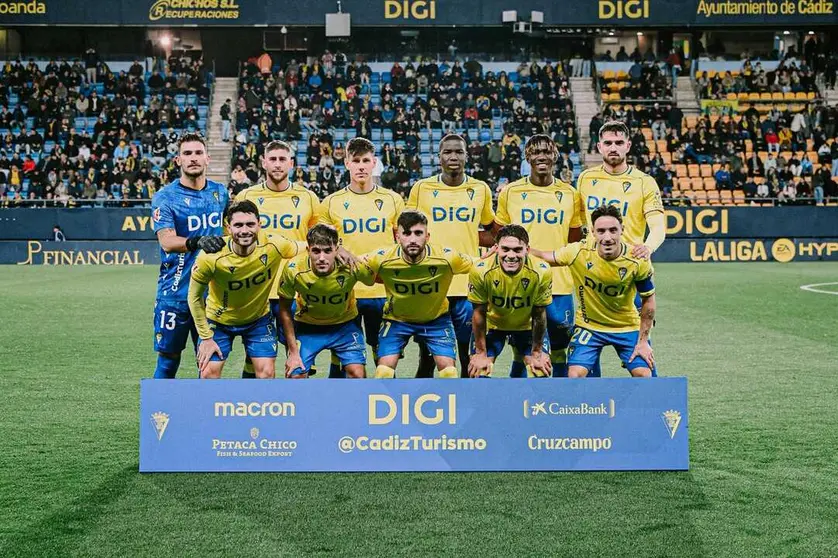Once inicial del C&aacute;diz CF en el duelo ante el Sporting de Gij&oacute;n. Foto: C&aacute;diz CF