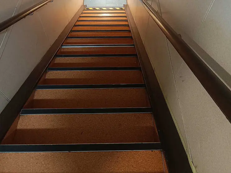 Escaleras de acceso al Ciudad de Mah&oacute;n