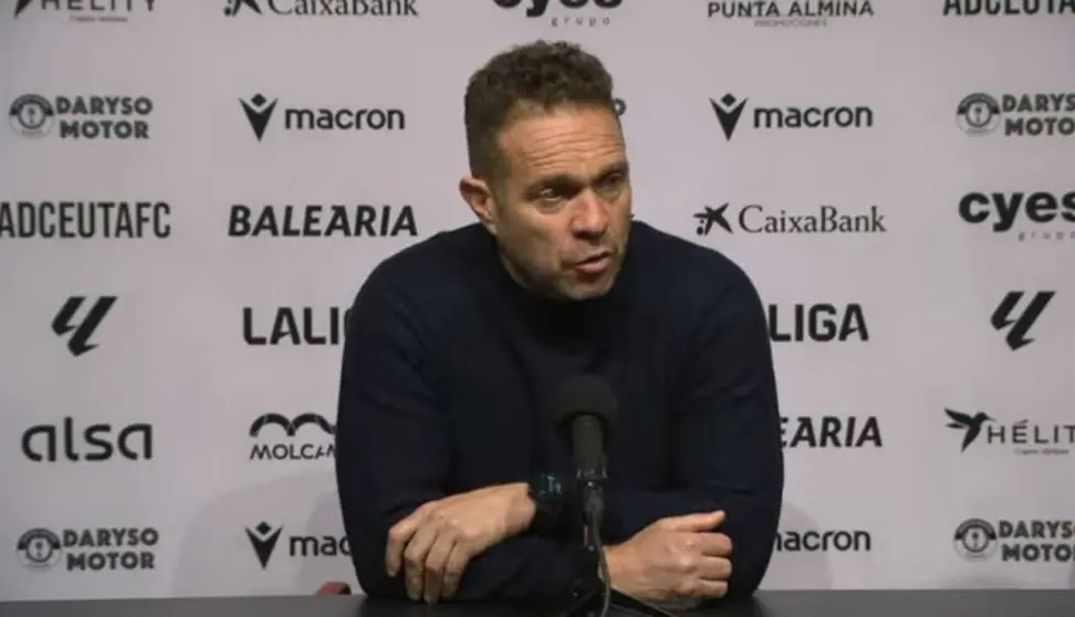 Tevenet en la sala de prensa del Alfonso Murube.