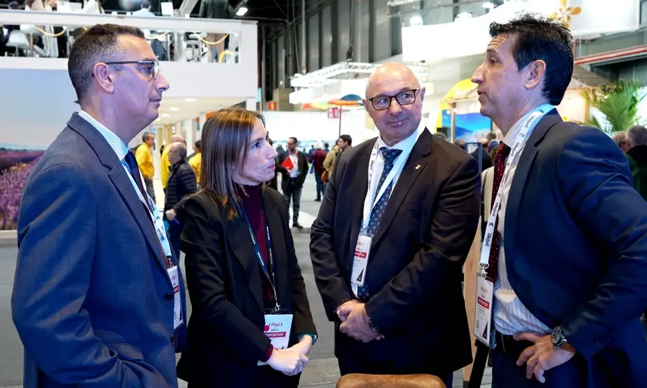 El consejero de Turismo junto a parte de su equipo en FITUR 2026 _ Ciudad Aut&oacute;noma de Ceuta