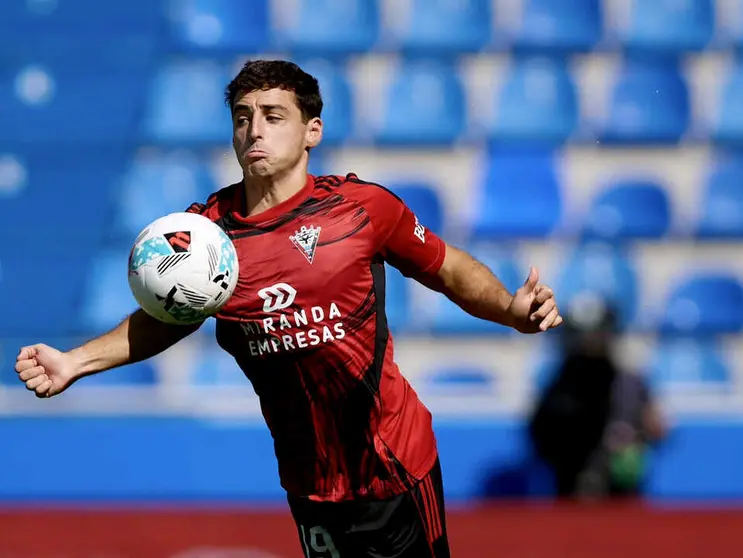 Marino Illescas, con la camiseta del CD Mirand&eacute;s. Foto: CD Mirand&eacute;s