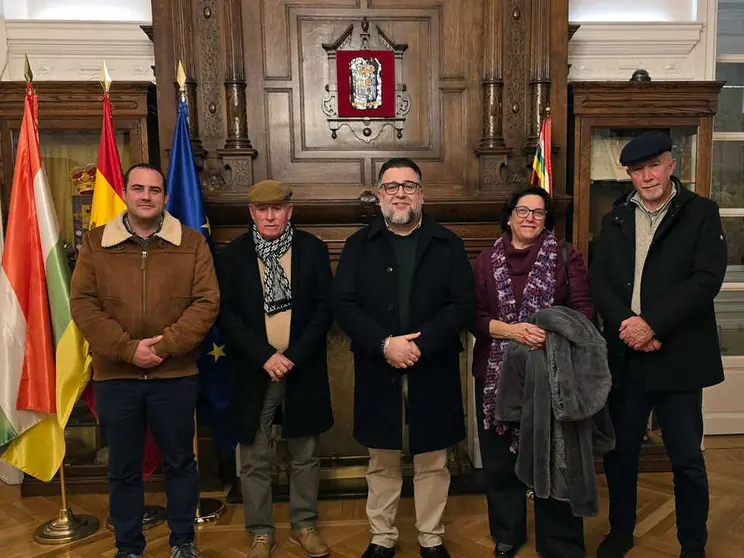 Visita de las Casas Regionales al Centro Riojano
