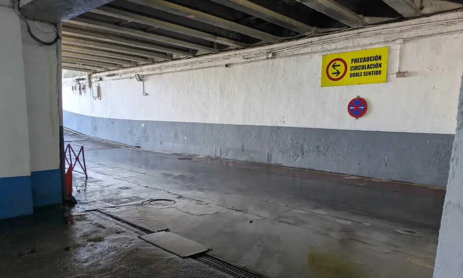El acceso al parking de la Gran V&iacute;a ha vuelto a inundarse este viernes _ Rafa B&aacute;ez