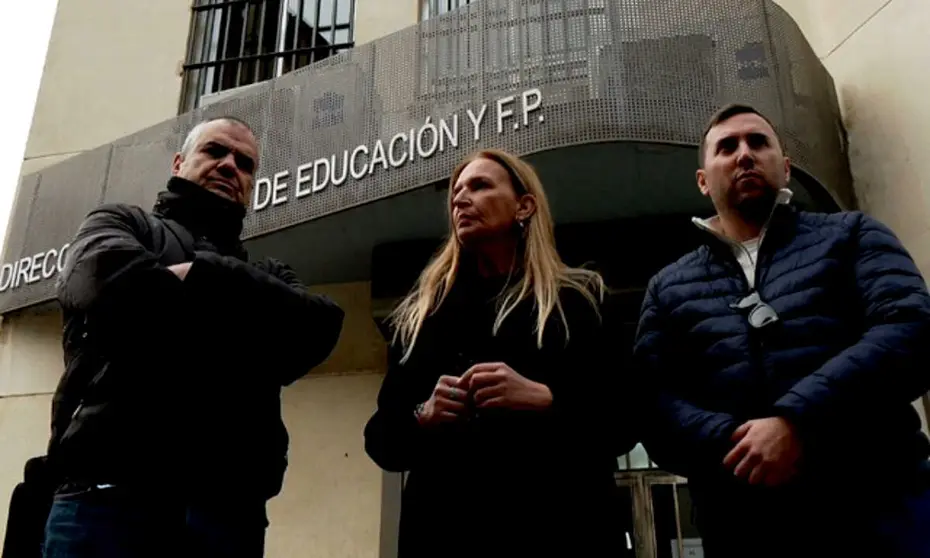 La familia de la menor con TEA a la que se le niega el cambio de centro