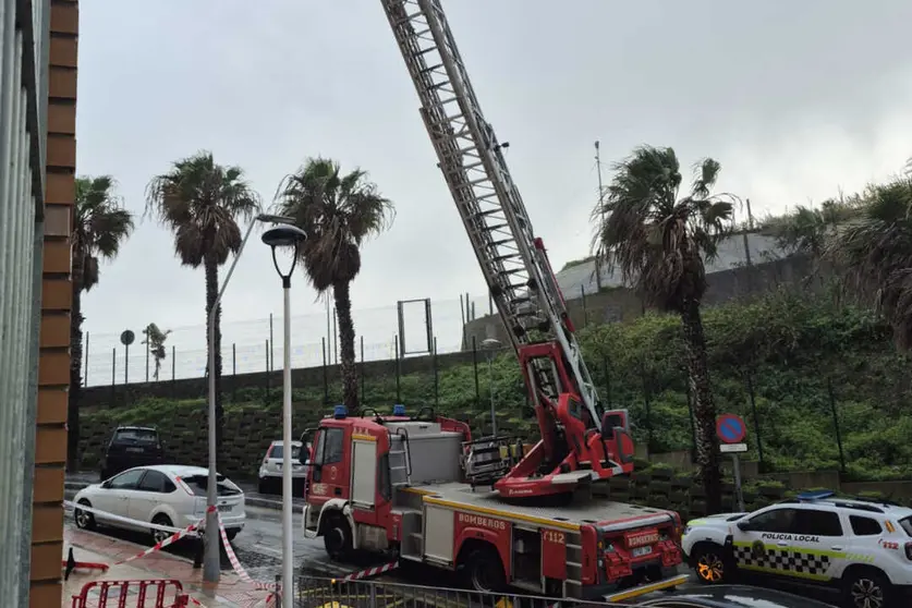 Riesgo en el Guillermo Molina: cierran la piscina tras desprendimiento de losetas