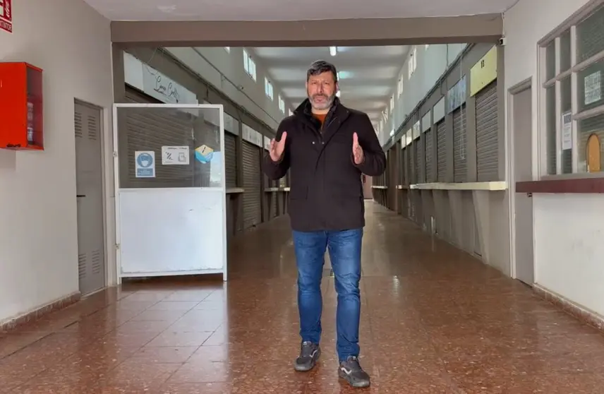 Mohamed Mustafa durante su visita este martes al Mercado del Mixto