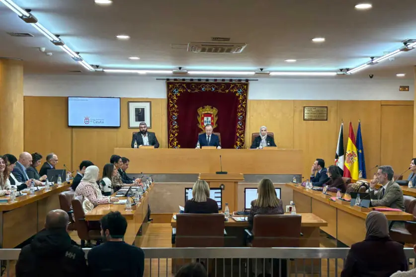 El sal&oacute;n de plenos del Palacio de la Asamblea acoge la sesi&oacute;n propositiva correspondiente al mes de enero / Alma Palomino