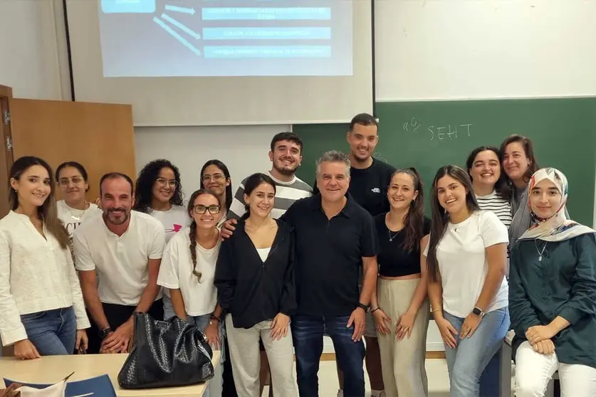 Curso de sutura est&eacute;tica
