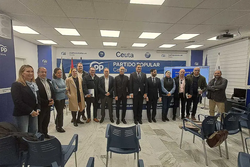 Reuni&oacute;n sobre la Vivienda del Partido Popular / C&eacute;sar Mart&iacute;n