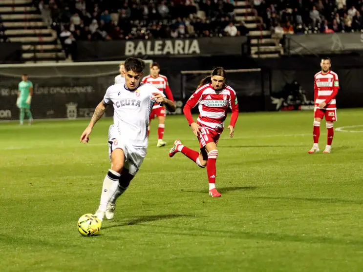 Kuki Zalazar durante el duelo ante el Granada CF. Foto: Abdeselam Mohamed