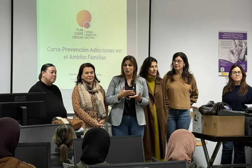 Adicciones en adolescentes: madres ceut&iacute;es reciben formaci&oacute;n clave / Ciudad Aut&oacute;noma
