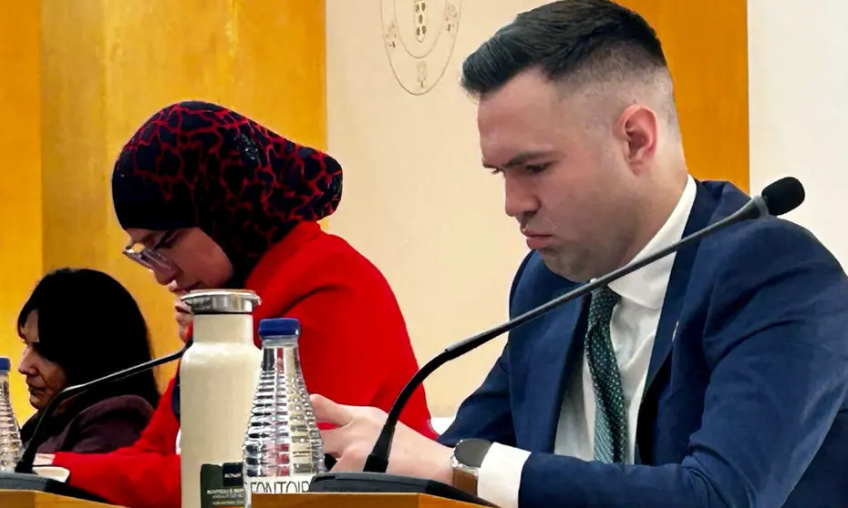 Carlos Verdejo durante la sesi&oacute;n plenaria de este jueves