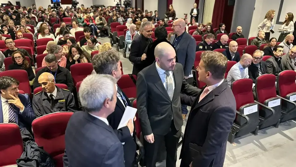 El director del SEPE, Francisco Gil, el de Fundae, Antonio de Luis, el delegado del Gobierno, Miguel &Aacute;ngel P&eacute;rez y el presidente de la C&aacute;mara, Karim Bulaix en el evento Universidad Pyme de este juevesEl director del SEPE, Francisco Gil, el de Fundae, Antonio de Luis, el delegado del Gobierno, Miguel &Aacute;ngel P&eacute;rez y el presidente de la C&aacute;mara, Karim Bulaix en el evento Universidad Pyme de este juevesEl director del SEPE, Francisco Gil, el de Fundae, Antonio de Luis, el delegado del Gobierno, Miguel &Aacute;ngel P&eacute;rez y el presidente de la C&aacute;mara, Karim Bulaix en el evento Universidad Pyme de este jueves