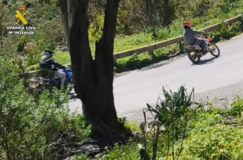 Persecuci&oacute;n en Garc&iacute;a Aldave: varios motoristas intentan escapar de la Guardia Civil