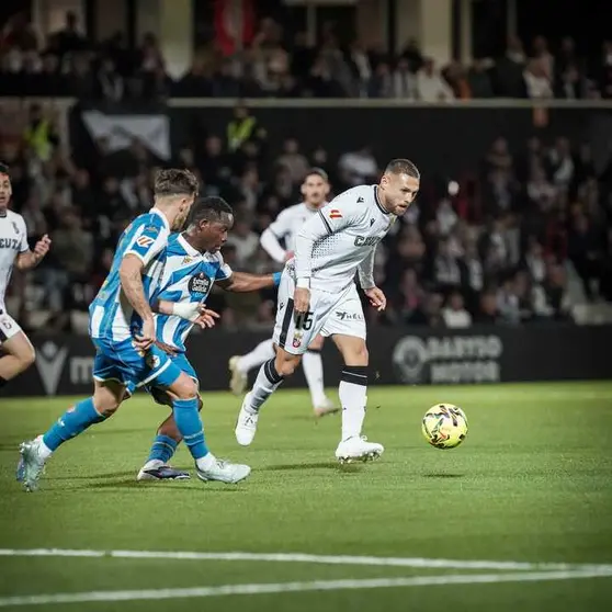 Diego Gonz&aacute;lez durante el Ceuta - D&eacute;por. Foto: Zaki / AD Ceuta FC.