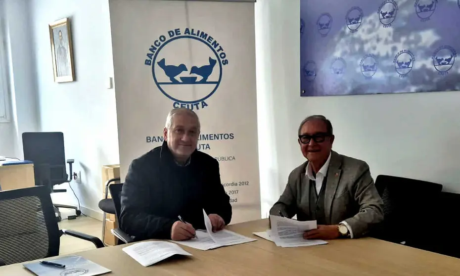 Firma del convenio entre el Banco de Alimentos y Cardijn