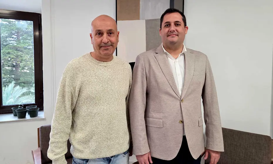 Rachid Sbihi, representante de la AUGC, junto al consejero Alejandro Ram&iacute;rez / AUGC