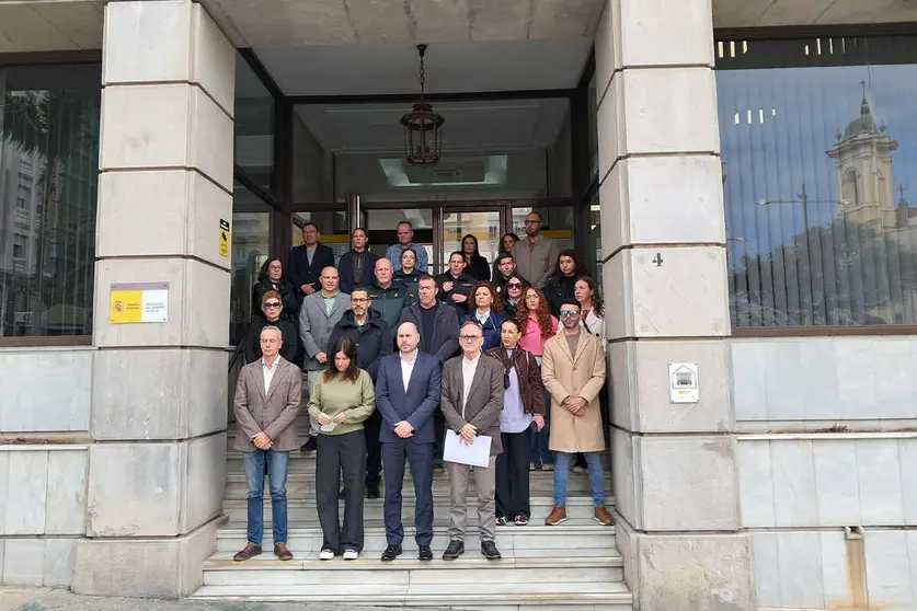 Minuto de silencio en la Delegaci&oacute;n del Gobierno - 24 de marzo de 2026