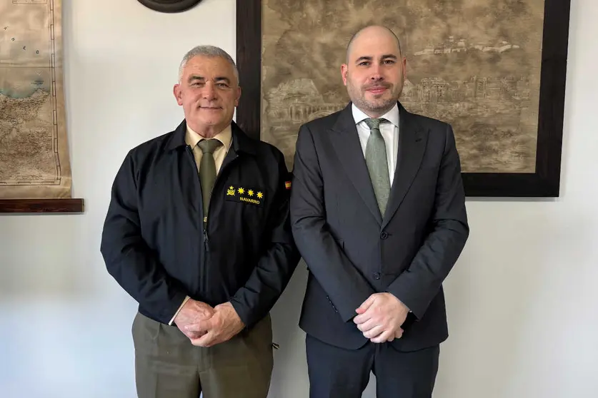 P&eacute;rez Triano visita la Delegaci&oacute;n de Defensa en Ceuta