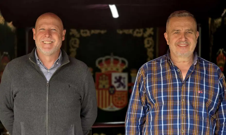Jos&eacute; Antonio Burgos y Antonio Noya nos cuentan todos los pormenores del retorno del Cristo de la Encrucijada a la Comandancia de la Guardia Civil / Laura Ortiz
