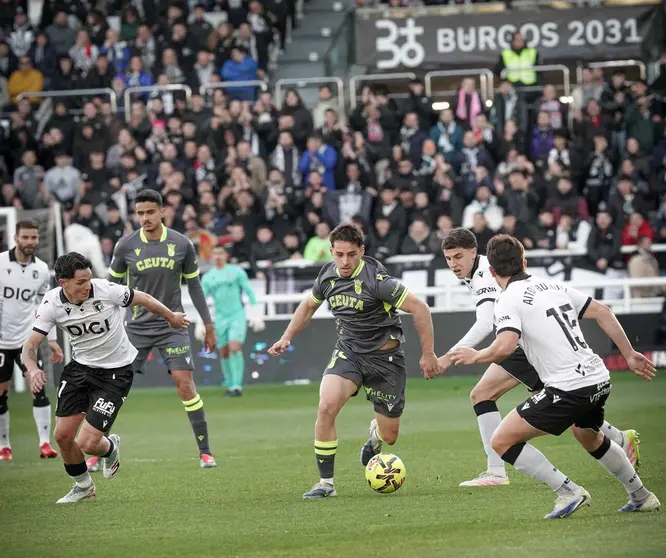 Marino Illescas sobre el c&eacute;sped de El Plant&iacute;o. Foto: AD Ceuta FC / Zaki.