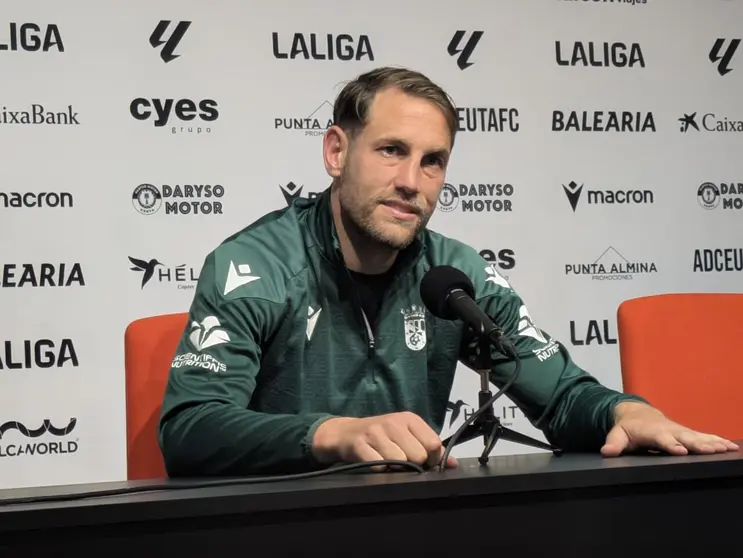 Carlos Hern&aacute;ndez, capit&aacute;n de la AD Ceuta FC. Foto: Rafa B&aacute;ez