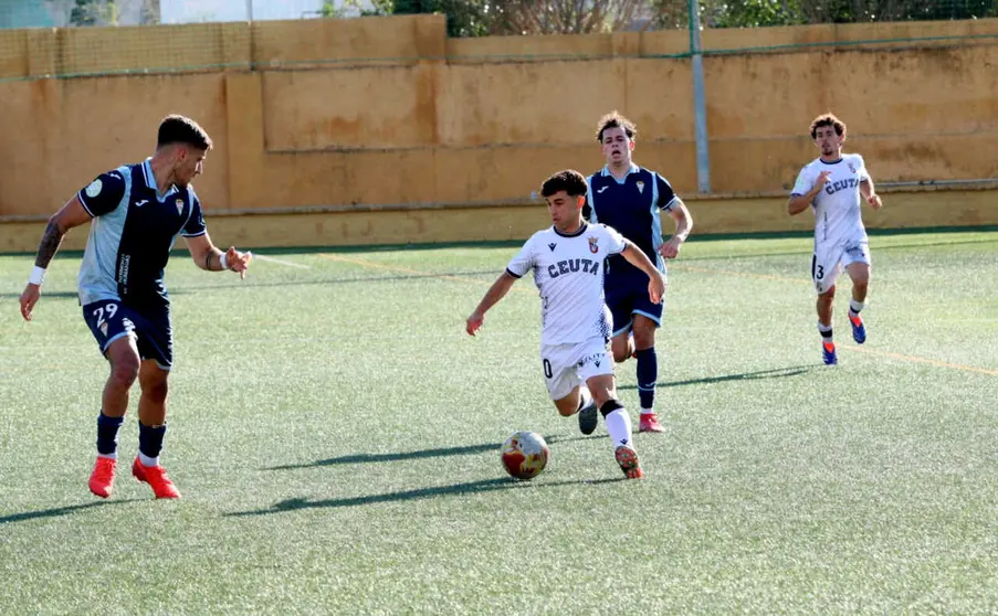 El duelo de filiares entre el Ceuta y el C&oacute;rdoba se lo lleva el equipo de Diego Trist&aacute;n. Foto: Abdeselam Mohamed