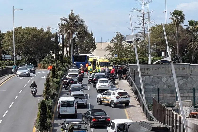 Accidente en la Avenida Compa&ntilde;&iacute;a del Mar / Rub&eacute;n B&aacute;ez