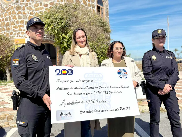 La Polic&iacute;a Nacional entrega 10.000 euros recaudados en la Ruta 091 al AMPA del Colegio San Antonio 