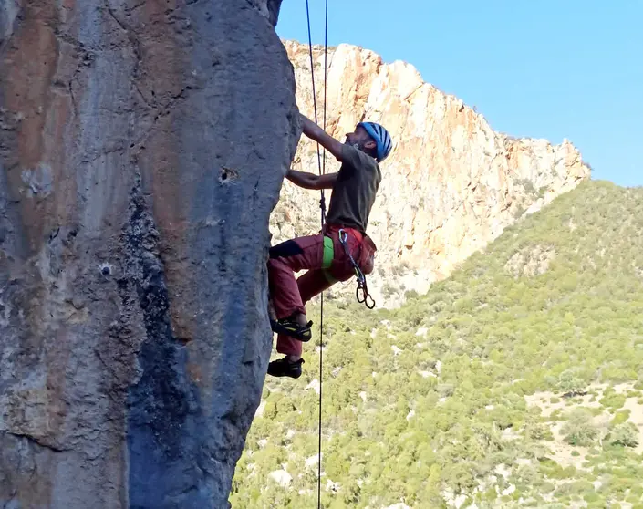 Nace el club de escalada 'Sin Gravedad'_ un regreso a la esencia de la roca