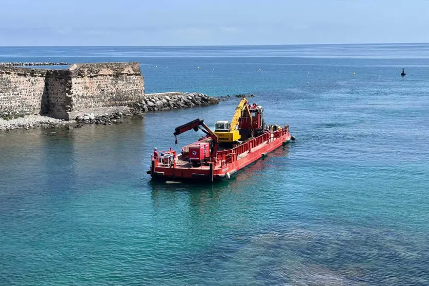 Dragado del Foso de San Felipe en abril de 2026 / Cedida