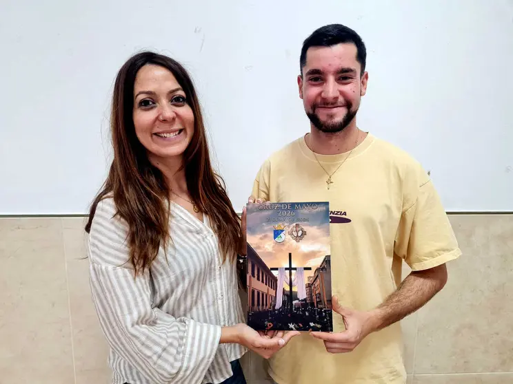 Andrew Barcel&oacute;, autor del cartel de la Cruz de Mayo de Parques de Ceuta